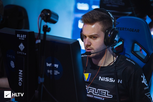 EDG训练赛无敌了？左手与牙膏聊天“漏勺” 厂长回应争议