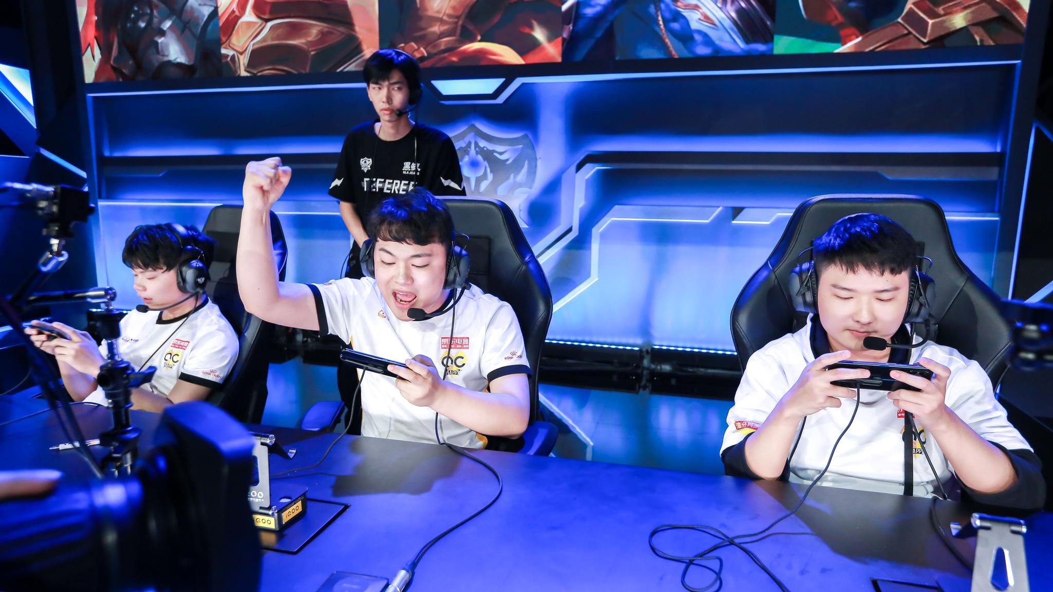 资讯《绝地求生》蓝色晶片发信器怎么用？ 蓝色晶片发信器使用方法