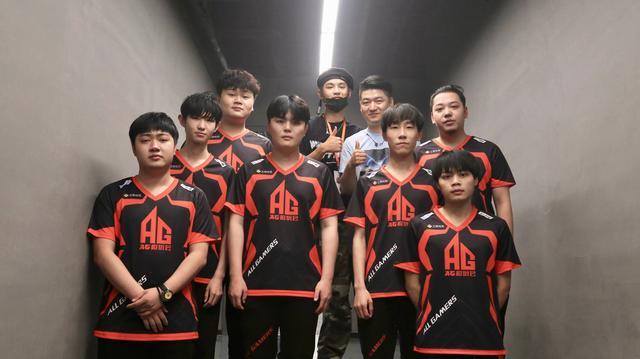 NAVI、FaZe 和 Falcons 晋级 2025 年 StarLadder 布达佩斯 Major 的季后赛