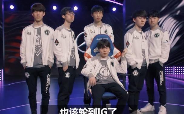 LGD Gaming 恭喜中路选手 xqw 出道两周年：坚定地走在自己的舞台上